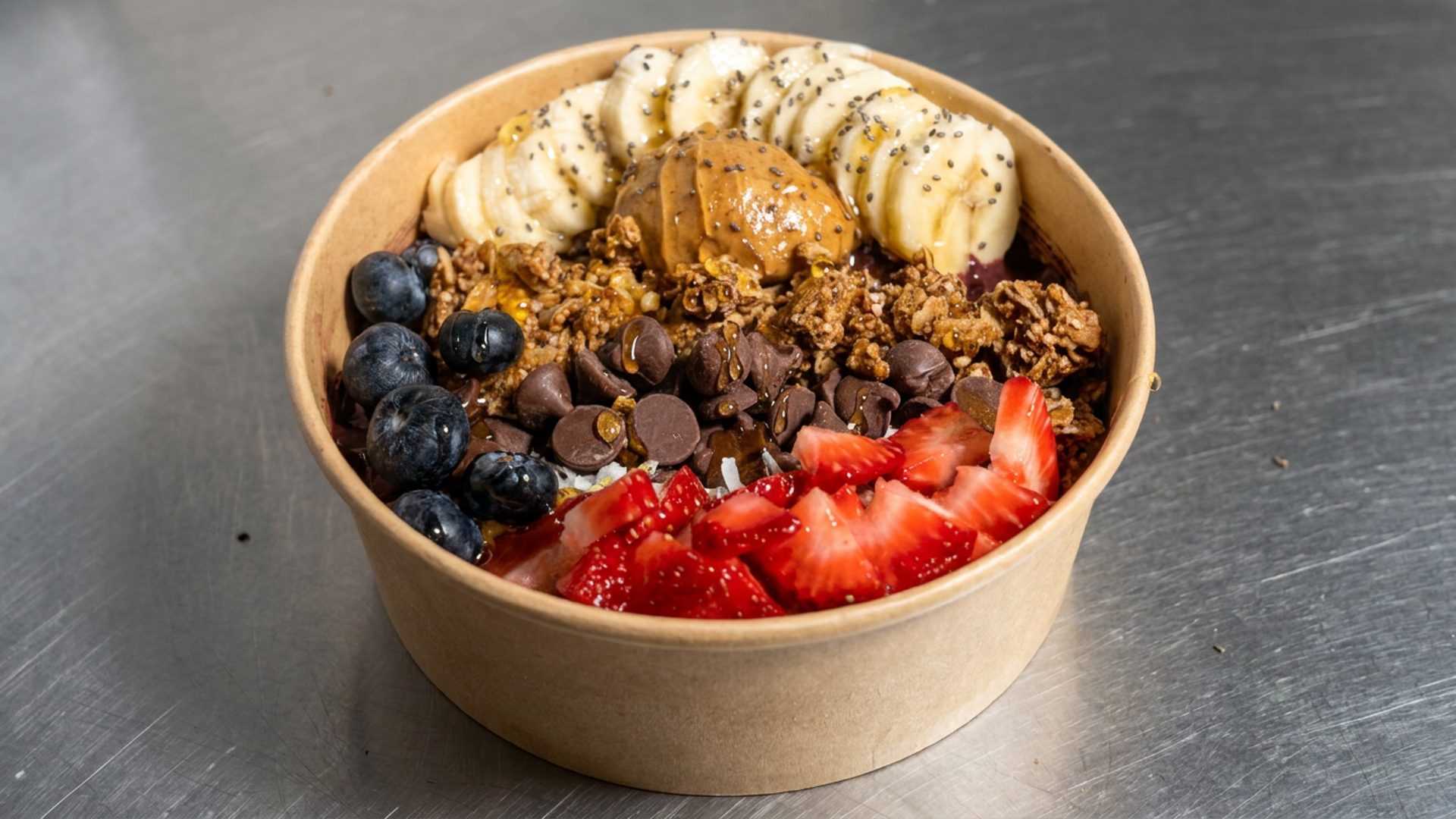 Vibrant smoothie and açaí bowls
